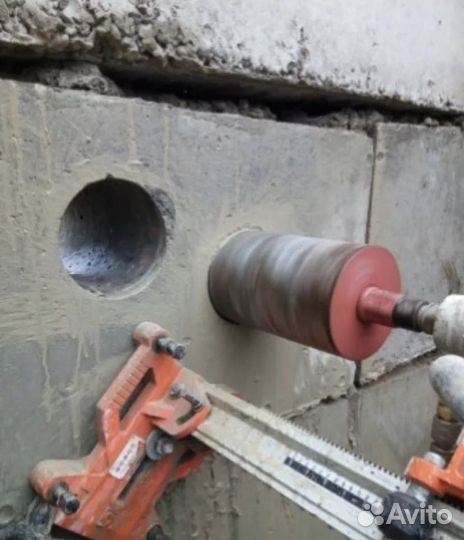 Алмазное сверление отверстий в бетоне и кирпиче