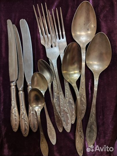 Набор мельхиоровых столовых приборов