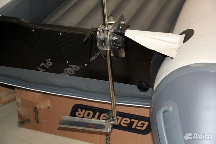 Струбцина крепления датчика эхолота поворотная