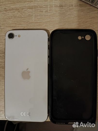 iPhone SE, 64 ГБ