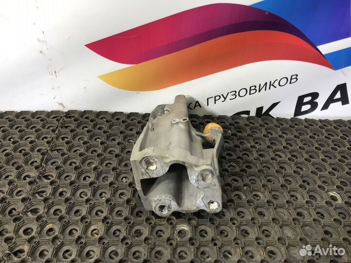 1762855 Кронштейн торсиона кабины левый