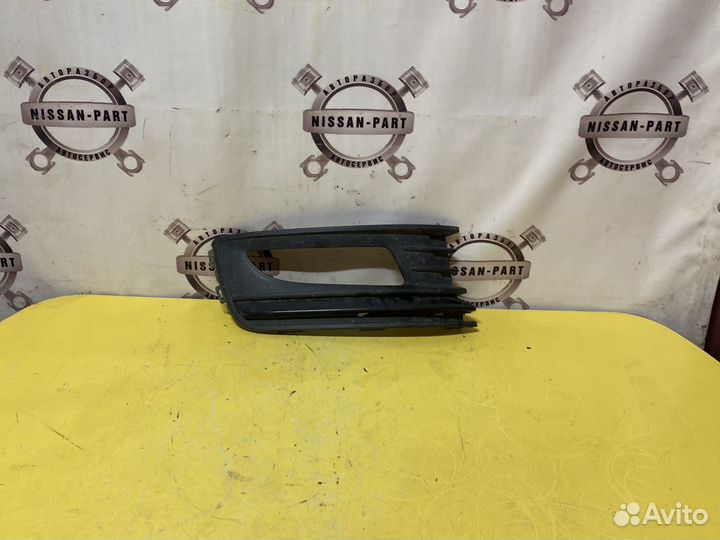 Volkswagen polo накладка туманки правая