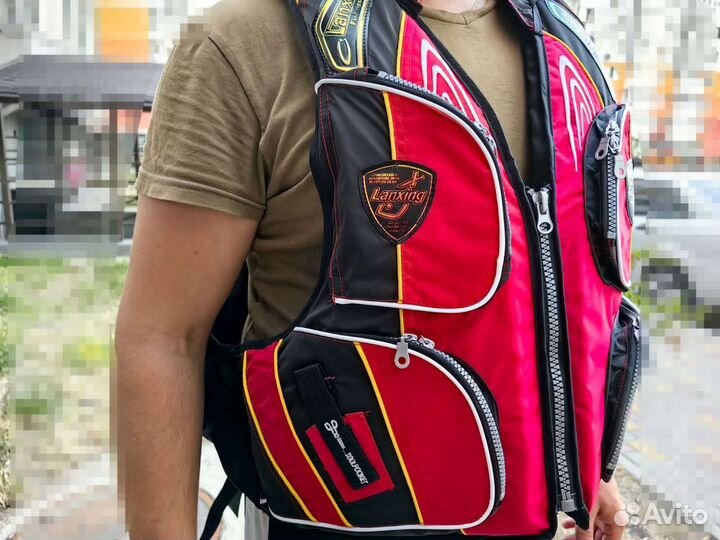 Спасательный жилет с карманами