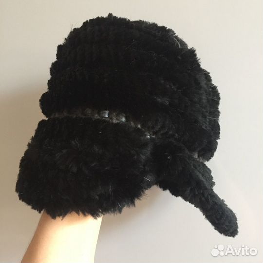 Шапка из кролика со вставками из натуральной кожи