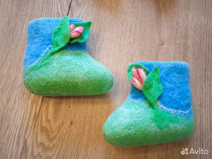 Комплект для малыша валенки и капор валяные