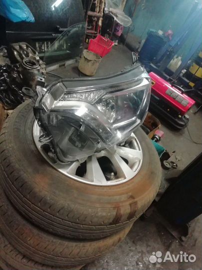 Фара левая Toyota Rav4 с 2015 года галоген