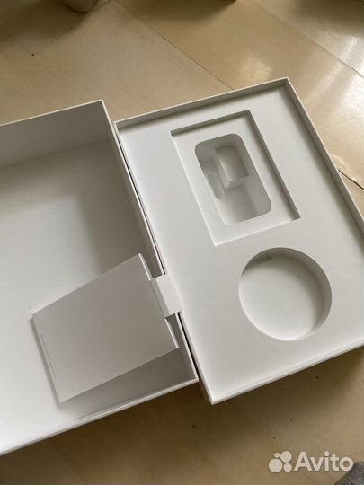 Коробка от iPad 7 поколение