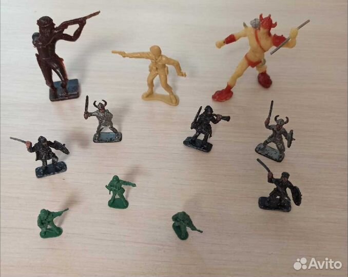 Солдатики за 11 штук