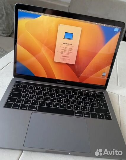 Macbook pro 13 2019 touch bar 256Гб