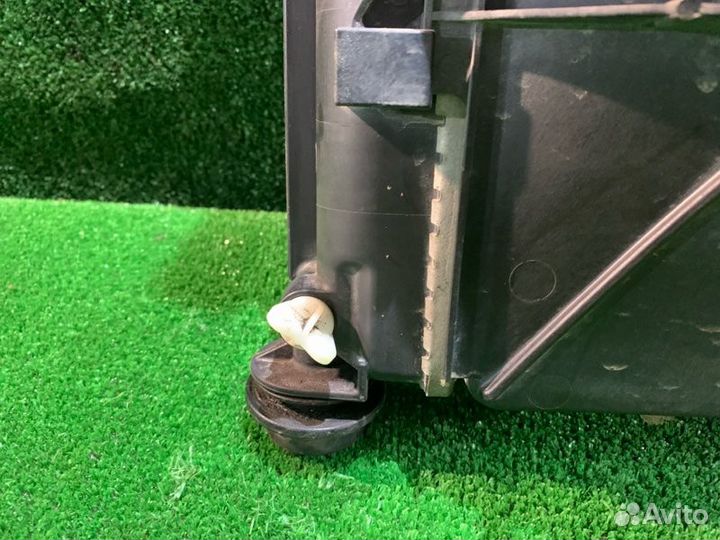 Радиатор охлаждения двигателя Toyota Wish ZNE14