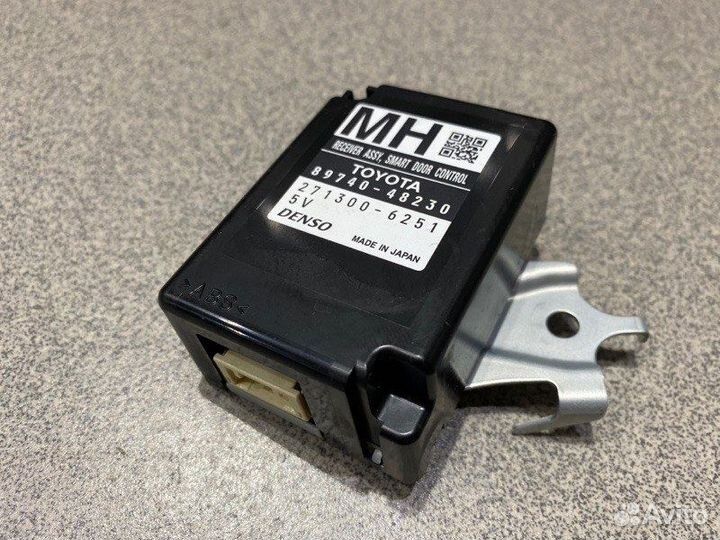 Блок управления дверьми Toyota Harrier