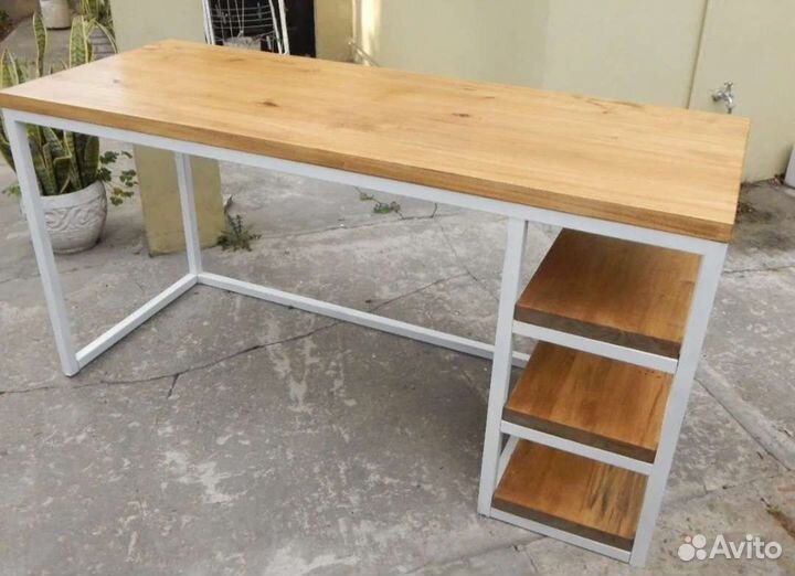 Рабочий стол лофт