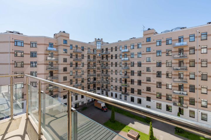 3-к. квартира, 138 м², 6/8 эт.