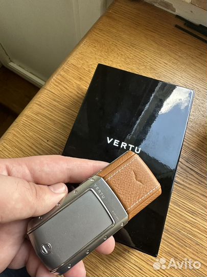 Vertu Ascent 2010