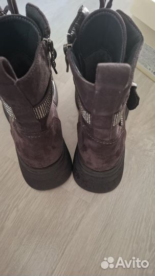 Ботинки демисезонные женские. Размер 39