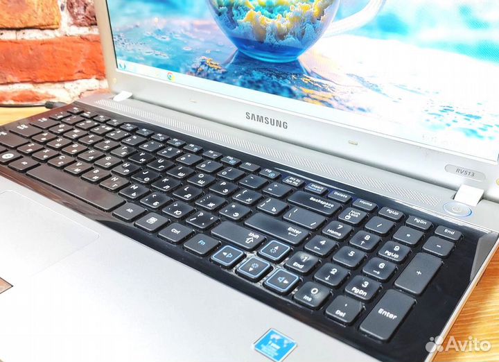 Samsung windows 7 SSD 8gb домашний Ноутбук Обмен