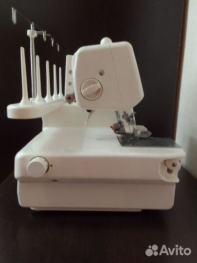 Коверлок merrylock 007