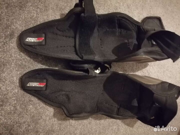 Мотонаколенники