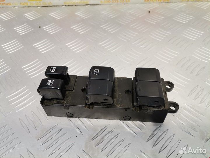 Блок управления стеклоподъемниками Nissan Murano