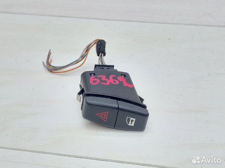 Кнопка аварийной сигнализации Bmw X5 E70 3.0D