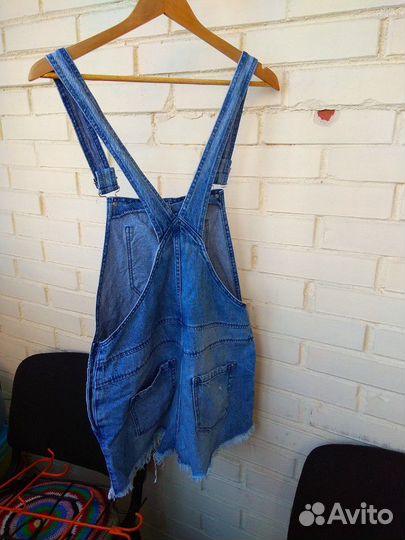 Джинсовый комбинезон