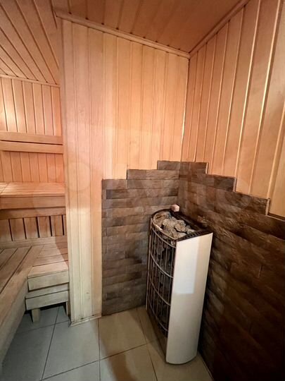 Коттедж 258 м² на участке 6 сот.