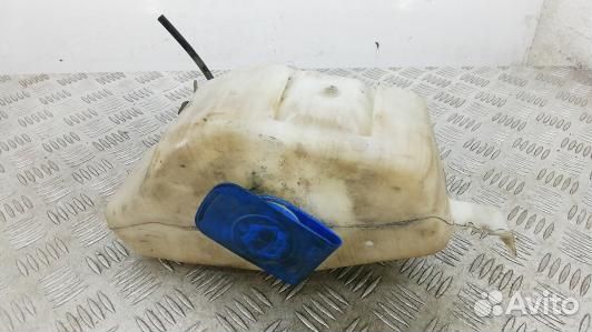 Бачок омывателя volkswagen passat B4 (8BE18NL01)