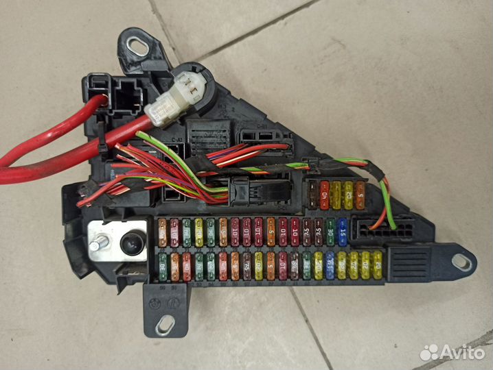 Блок предохранителей BMW 5-серия E60/61