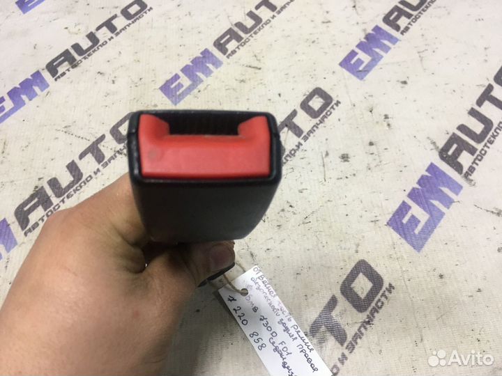 Ответная часть ремня безопас. задняя бмв 730D F01