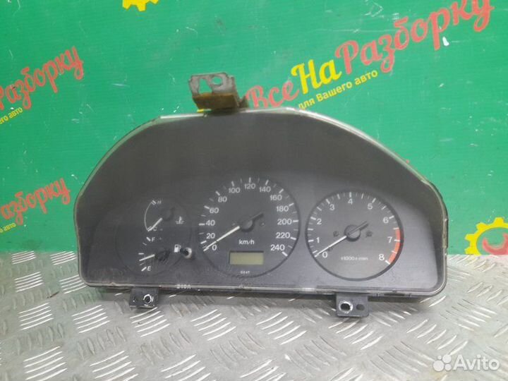 Щиток панель приборов Mazda 626 хэтчбек 1.8 Л 1993