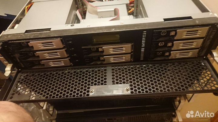 Сетевое хранилище (сервер) NAS Thecus n8800+