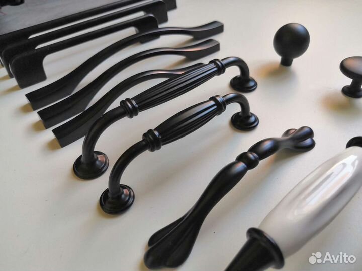 Мебельные ручки черные новые