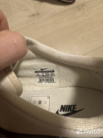 Кроссовки nike женские
