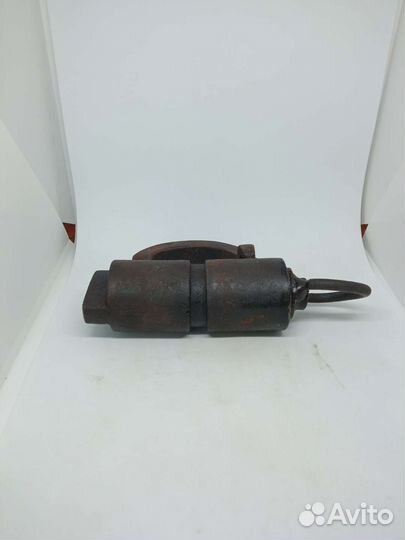 Навесной замок старинный