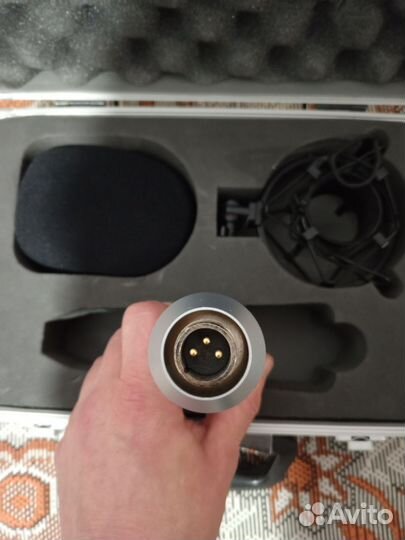 Студийный микрофон