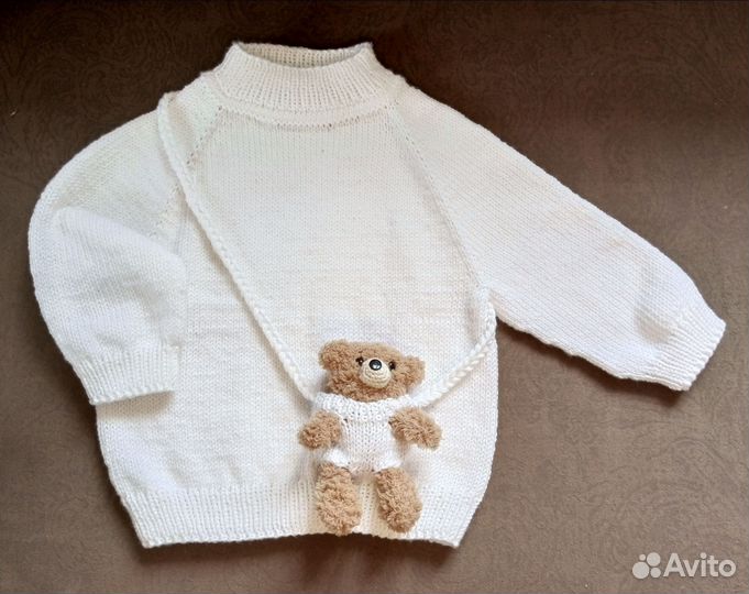 Свитер детский с игрушкой