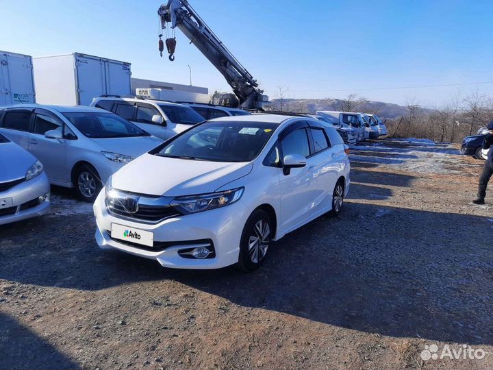 Honda Fit Shuttle Hybrid 2018