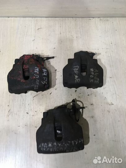 Суппорт передний правый Ауди А4 Б5