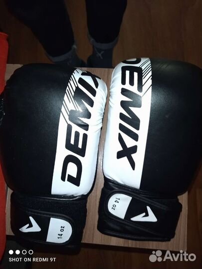 Боксерские перчатки 14 унций