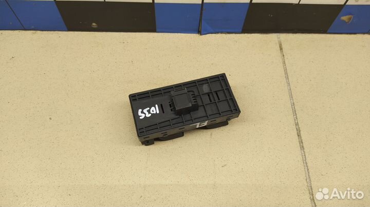 Блок управления стеклоподъемниками A6 C6,4F 2005-2