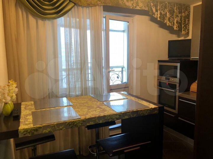 2-к. квартира, 65 м², 13/25 эт.