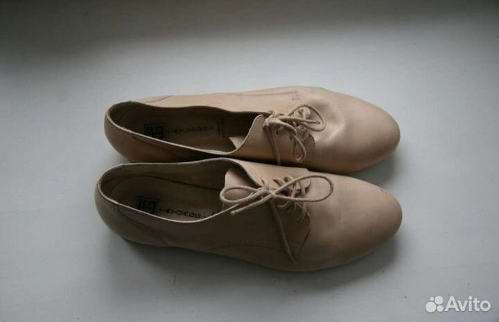 Нежные кремовые классические туфли Tatuaggi