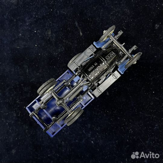 Модель Моделька машина 1:43 Амо Ф15 Керосин Арек