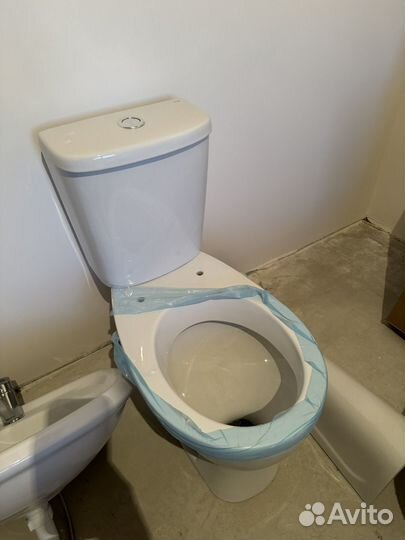 Унитаз с бачком новый