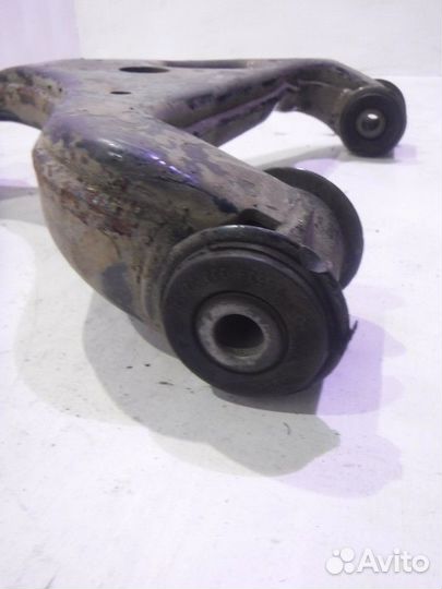 Рычаг передний правый нижний A6393300910