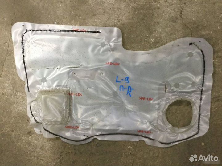 Пыльник двери передней Mitsubishi Lancer CS