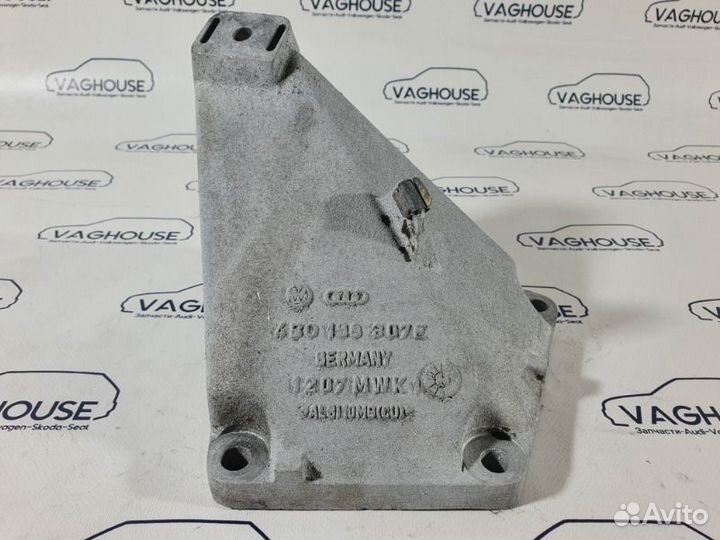 Кронштейн двигателя левый Audi A6 C5 4B 2.5 2001