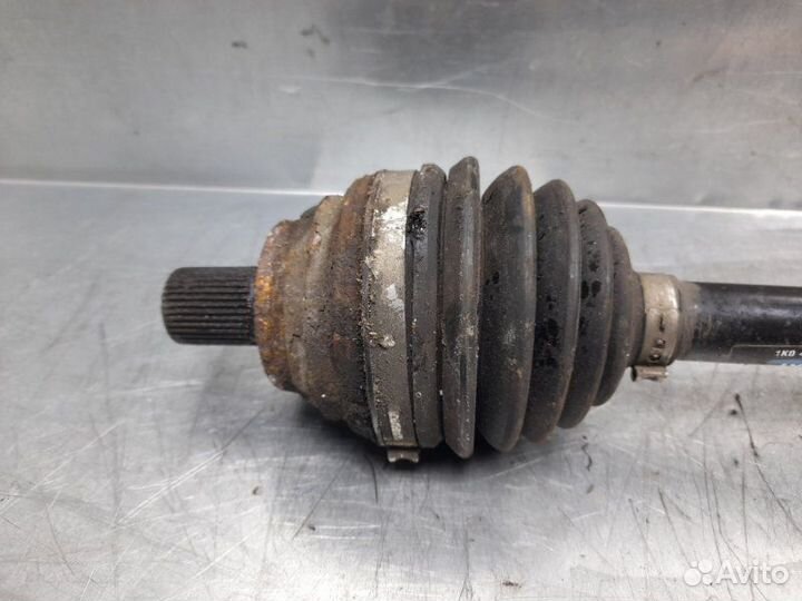 Полуось передняя левая Skoda Octavia (A5 1Z)