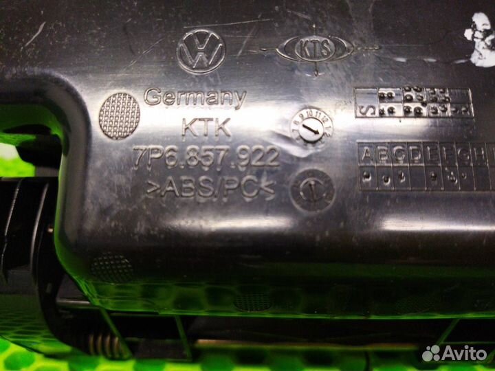 Бардачок (вещевой ящик) Volkswagen Touareg NF 7P5