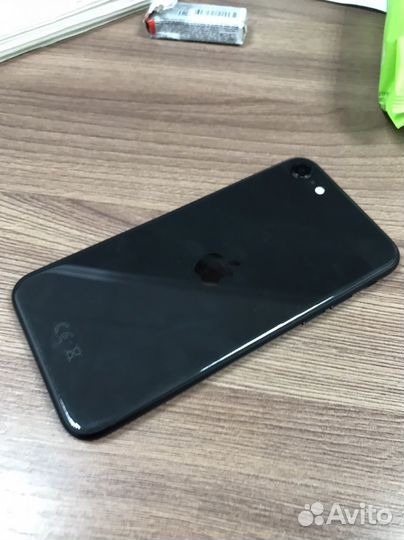 Телефон iPhone se 2020